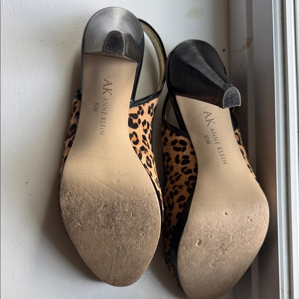 Anne Klein Black and Gold Leopard Heels - Picture 7 of 13